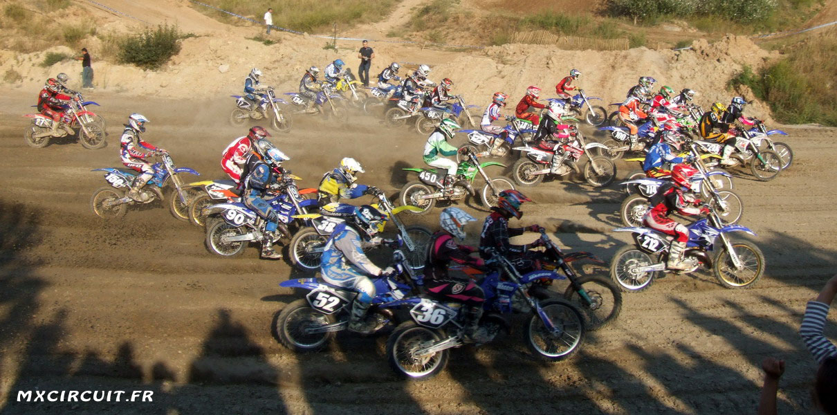 Vue du terrain de motocross 2